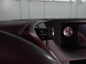 Седан Lexus ES 2018 года, 4399000 рублей, Воронеж