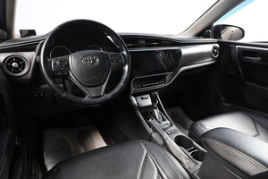 Седан Toyota Corolla 2018 года, 1899000 рублей, Новосибирск