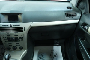 Хетчбэк Opel Astra GTC 2007 года, 569000 рублей, Омск
