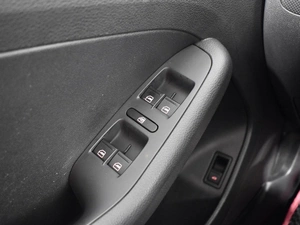 Седан Volkswagen Jetta 2013 года, 955200 рублей, Казань