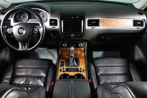 Внедорожник Volkswagen Touareg 2012 года, 2139000 рублей, Сургут