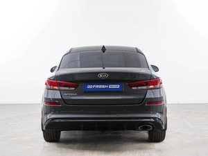 Седан Kia Optima 2018 года, 1679050 рублей, Москва