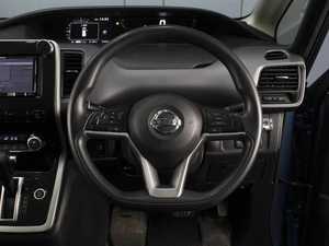 Минивэн Nissan Serena 2018 года, 1930000 рублей, Омск