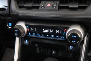 Внедорожник Toyota RAV4 2019 года, 4049000 рублей, Омск