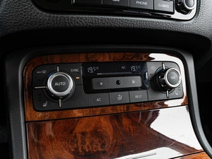 Внедорожник Volkswagen Touareg 2012 года, 1970000 рублей, Краснодар