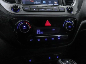 Седан Hyundai Solaris 2017 года, 1250000 рублей, Красноярск