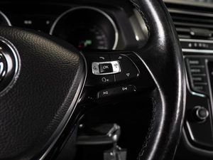 Внедорожник Volkswagen Tiguan 2017 года, 2230000 рублей, Волгоград