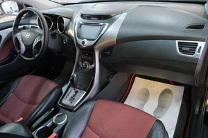 Седан Hyundai Elantra 2012 года, 899000 рублей, Омск