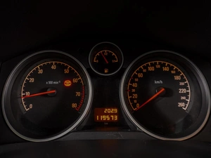 Седан Opel Astra 2012 года, 879000 рублей, Воронеж