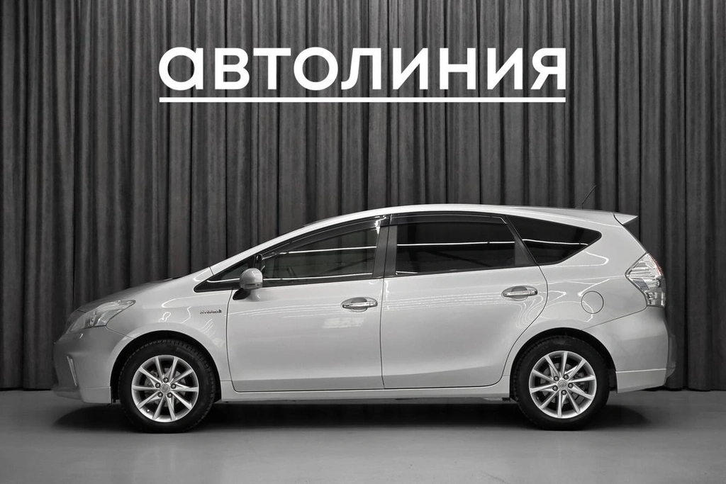 Универсал Toyota Prius Alpha 2011 года, 1100000 рублей, Красноярск
