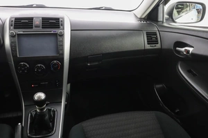 Седан Toyota Corolla 2011 года, 759000 рублей, Пермь