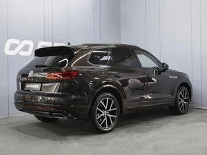 Внедорожник Volkswagen Touareg 2019 года, 4130000 рублей, Омск