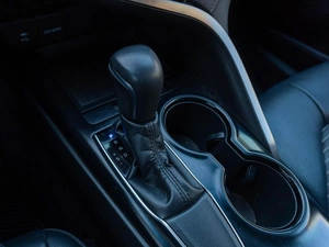 Седан Toyota Camry 2018 года, 2119000 рублей, Саратов