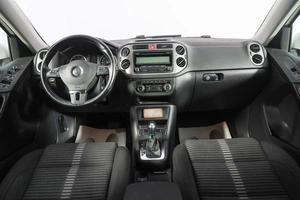 Внедорожник Volkswagen Tiguan 2010 года, 1229000 рублей, Новосибирск