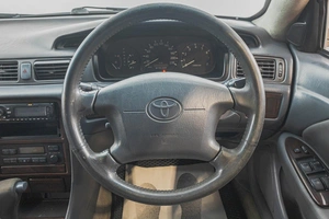 Седан Toyota Camry 2001 года, 499000 рублей, Барнаул