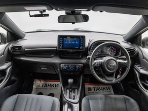 Хетчбэк Toyota Yaris 2021 года, 1290000 рублей, Красноярск