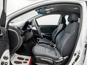 Седан Hyundai Solaris 2013 года, 1000000 рублей, Красноярск