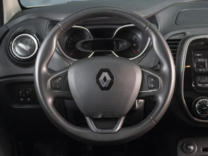Внедорожник Renault Kaptur 2019 года, 1480000 рублей, Омск