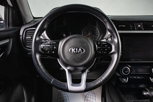 Седан Kia Rio 2020 года, 1589000 рублей, Сургут