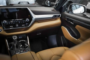 Внедорожник Toyota Highlander 2022 года, 8999000 рублей, Москва