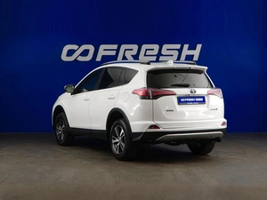 Внедорожник Toyota RAV4 2015 года, 2257077 рублей, Москва