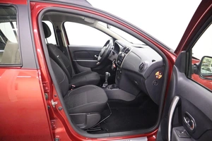 Хэтчбек Renault Sandero 2017 года, 1030000 рублей, Брянск