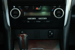 Седан Toyota Camry 2013 года, 1519000 рублей, Омск