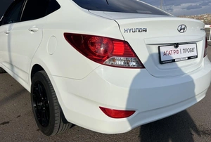 Седан Hyundai Solaris 2013 года, 800000 рублей, Солонцы