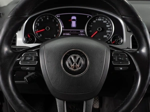 Внедорожник Volkswagen Touareg 2010 года, 1549000 рублей, Тюмень