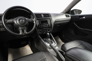 Седан Volkswagen Jetta 2013 года, 1049000 рублей, Новосибирск