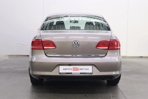 Седан Volkswagen Passat 2011 года, 1220000 рублей, Брянск