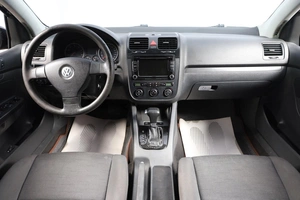 Хетчбэк Volkswagen Golf 2005 года, 659000 рублей, Новосибирск