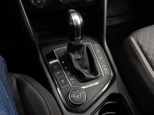 Внедорожник Volkswagen Tiguan 2017 года, 2499000 рублей, Тюмень