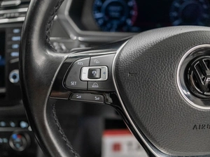 Внедорожник Volkswagen Tiguan 2016 года, 1950000 рублей, Красноярск