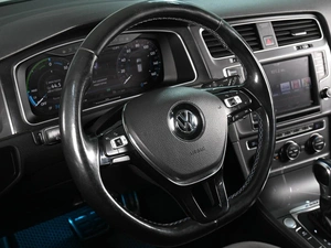 Хетчбэк Volkswagen Golf 2014 года, 1179000 рублей, Аксай