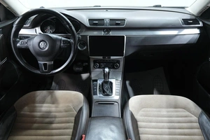 Седан Volkswagen Passat 2011 года, 1069000 рублей, Новокузнецк