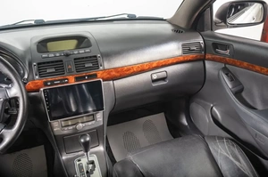 Седан Toyota Avensis 2005 года, 949000 рублей, Томск