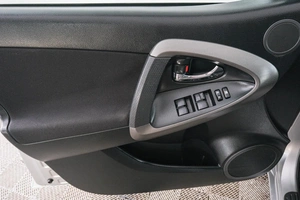 Внедорожник Toyota RAV4 2010 года, 1479000 рублей, Красноярск