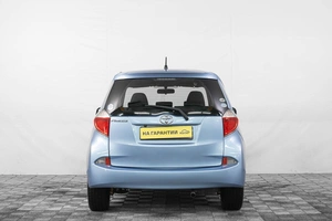 Хетчбэк Toyota Ractis 2012 года, 949000 рублей, Кемерово