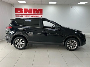 Универсал Toyota RAV4 2017 года, 3000000 рублей, Смоленск