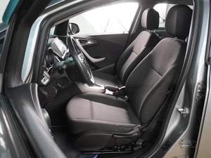 Универсал Opel Astra 2011 года, 899000 рублей, Воронеж