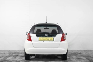 Хетчбэк Honda Fit 2009 года, 799000 рублей, Кемерово