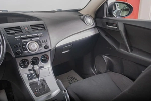Седан Mazda 3 2011 года, 989000 рублей, Томск
