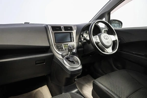 Хетчбэк Toyota Ractis 2012 года, 1249000 рублей, Новосибирск