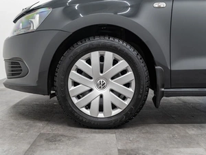 Седан Volkswagen Polo 2012 года, 875000 рублей, Красноярск