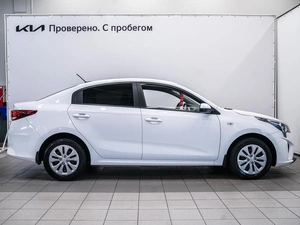 Седан Kia Rio 2021 года, 1450000 рублей, Красноярск