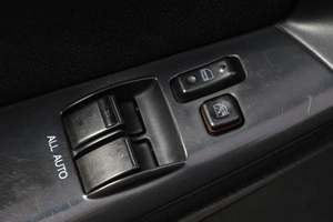 Седан Toyota Corolla 2004 года, 659000 рублей, Новосибирск