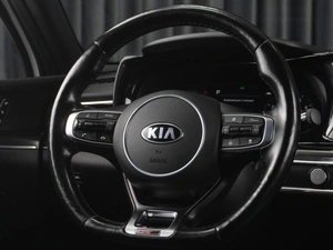 Седан Kia K5 2021 года, 2970000 рублей, Тюмень