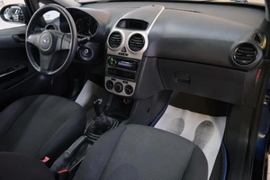 Хетчбэк Opel Corsa 2007 года, 389000 рублей, Омск