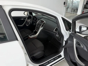 Хэтчбек Opel Astra 2011 года, 690000 рублей, Смоленск